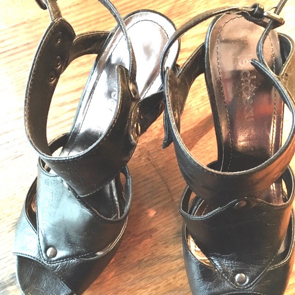 Le Chateau black faux leather heels - Picture 6 of 12